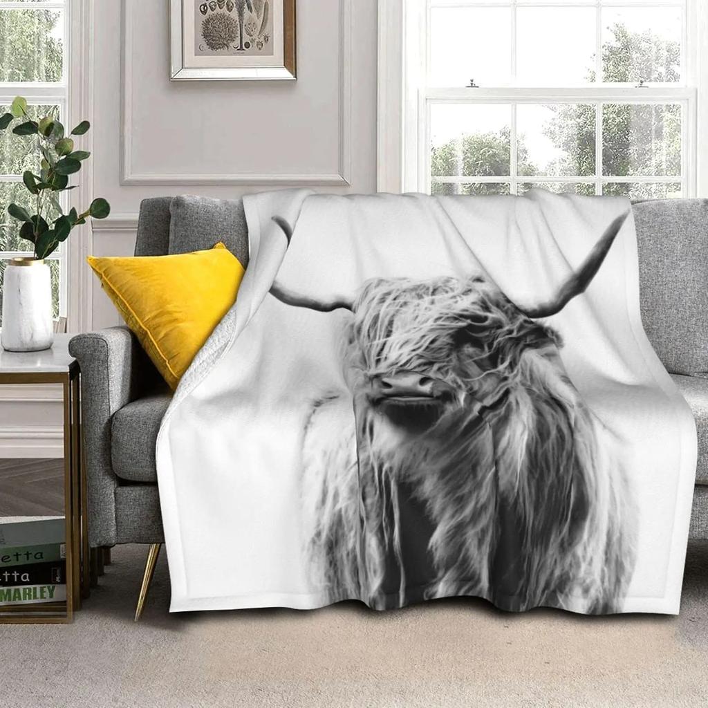 Highland Cow Blanket Animal Bedding Throw Soft Cozy Fleece Plush Size for Couch Bed Sofa Travelling Camping