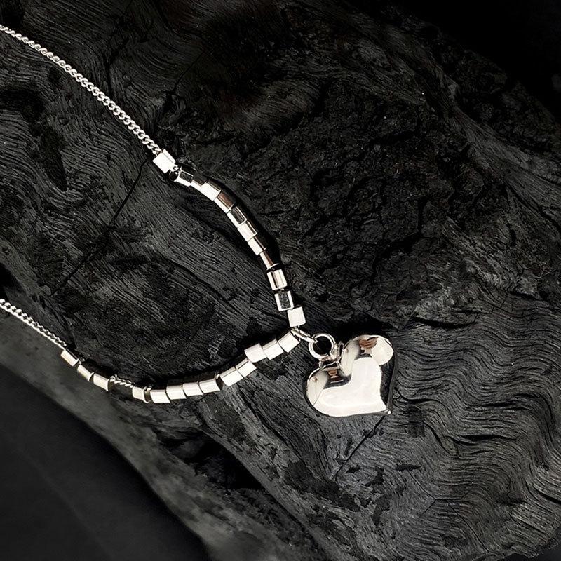 Three Dimensional Heart-shaped Broken Necklace, Sweet Heart-shaped Pendant, Collarbone Chain, Niche Design Sense