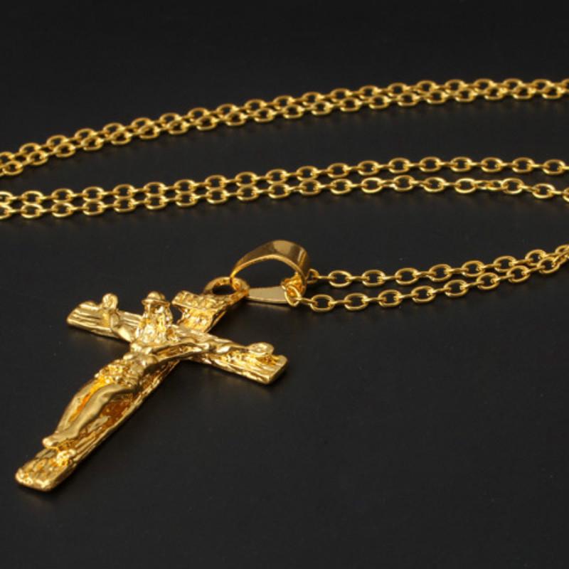 Нательный крест в винтажном стиле