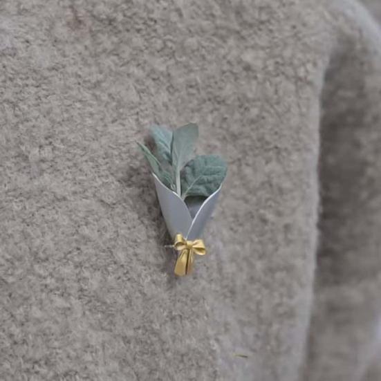 Брошь Миниатюрный дизайн вазы Легкая брошь из сплава с бантиком Гладкая блестящая отделка Носимый значок Художественный аксессуар