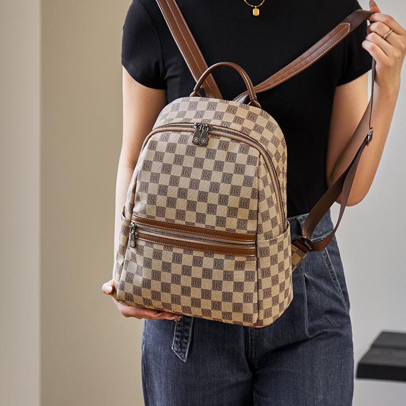 Миссис. Qiao Двухплечевая сумка для женщин 2025 Новая мода Рюкзак большой вместимости для студенток колледжа Дорожная сумка для поездок и работы