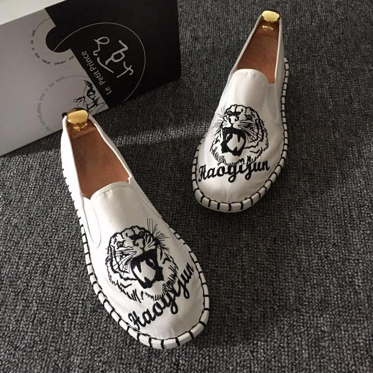 Ethnic Style Embroidery Old Beijing Cloth Shoes Men'S Breathable Cloth Shoes Beef Tendon Sole Handmade Canvas Shoes Non-Slip Doudou Shoes