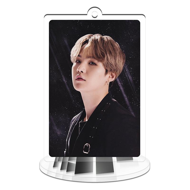 Брелок-подставка в темном стиле BTS, Брелок с фотопортретом Bangtan Boys и подставкой, Настольный декор K-pop айдола для фанатов ARMY