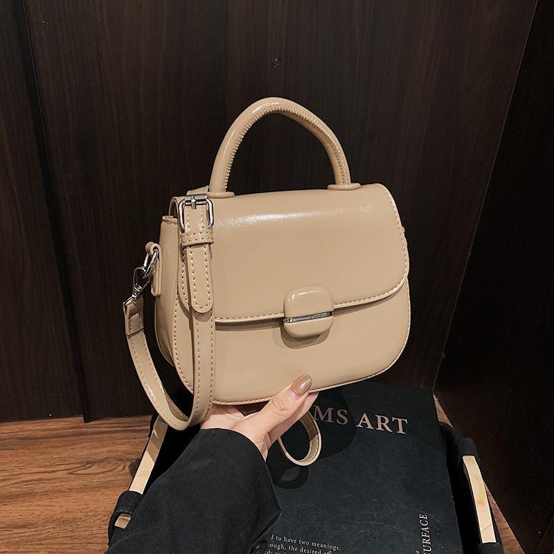Premium Texture Retro Bag Women's 2025 New Fashion Versatile Messenger Bag Super Fire Portable Small Square Bag Small Bag