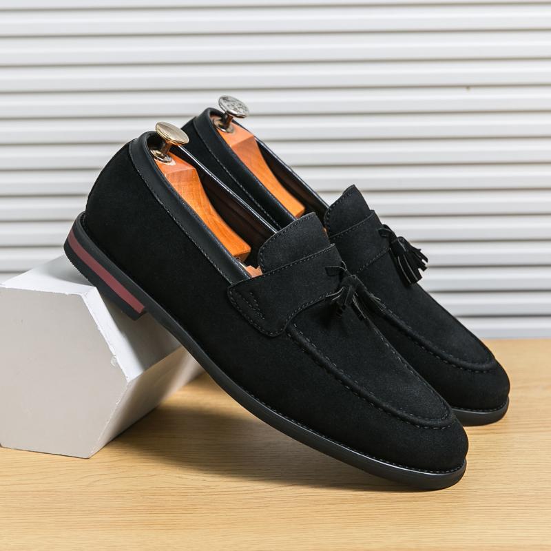 Мужские повседневные кожаные туфли для ходьбы, деловые, нескользящие, с мягкой подошвой, рабочие лоферы, кисточки, заостренный носок, плоская подошва, кроссовки для отдыха на природе