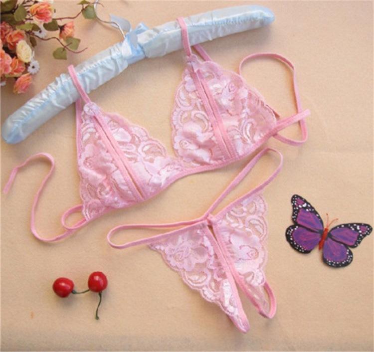 Сексуальный кружевной комплект нижнего белья с открытыми чашечками и открытой промежностью с сеткой