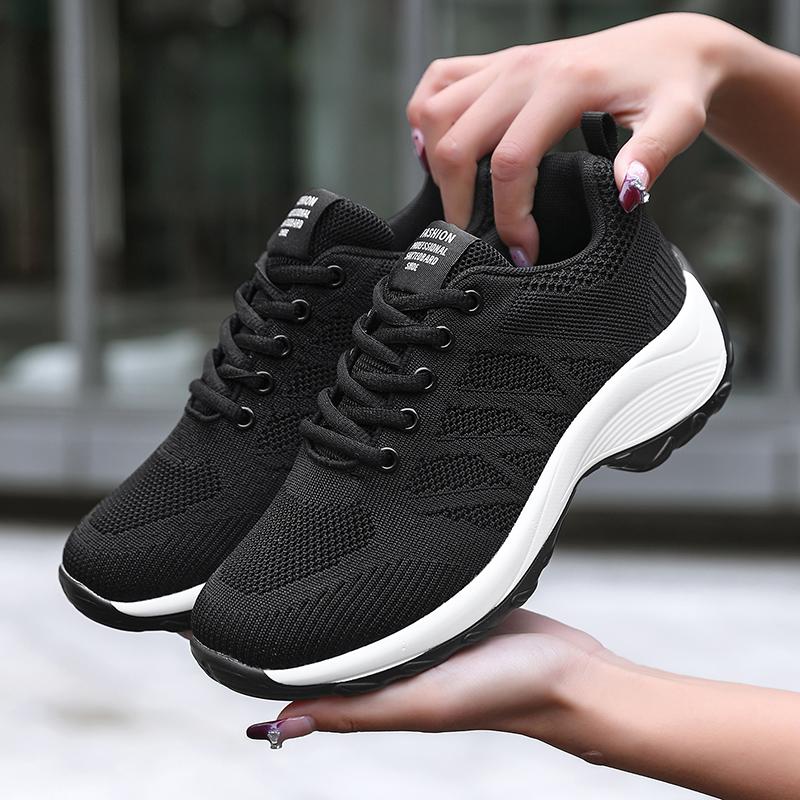 Модная женская повседневная обувь из дышащей сетчатой ткани для ходьбы, спортивная обувь на плоской подошве со шнуровкой, женская обувь Tenis Feminino черного цвета для пешего туризма и бега