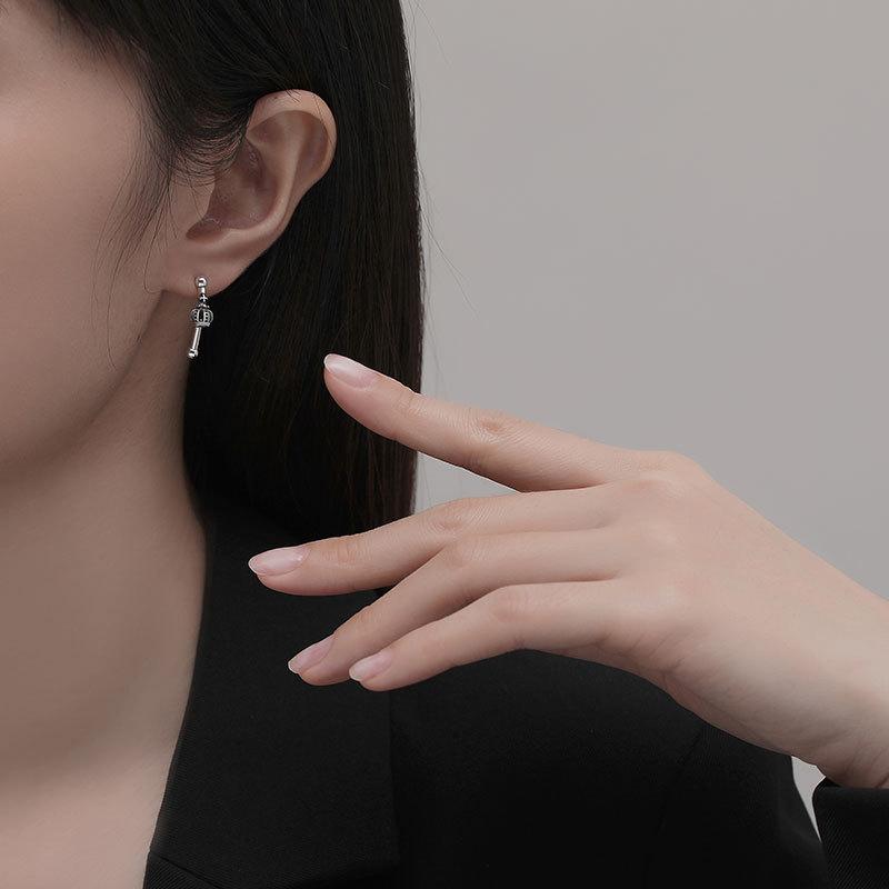 Crown Stud Earrings Men's and Women's Retro Light Luxury Trend Niche Design High-end Earrings