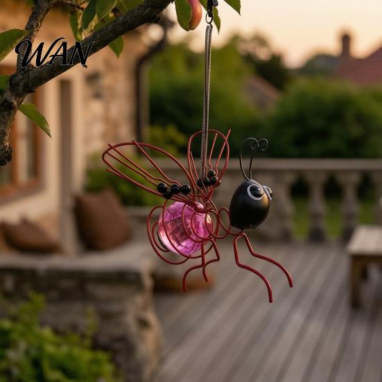 Outdoor Bee Design Light Solar Hanging Metal Figurine Garden Decoration Waterproof Courtyard Lighting Powered for Patio Yard Balcony Fence Porch