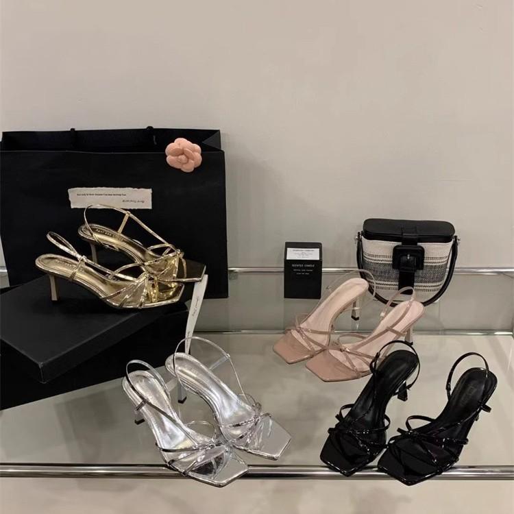 Французский темперамент тонкий каблук крутые тапочки туфельки феи 2025 новая летняя мода универсальные черные босоножки на высоком каблуке