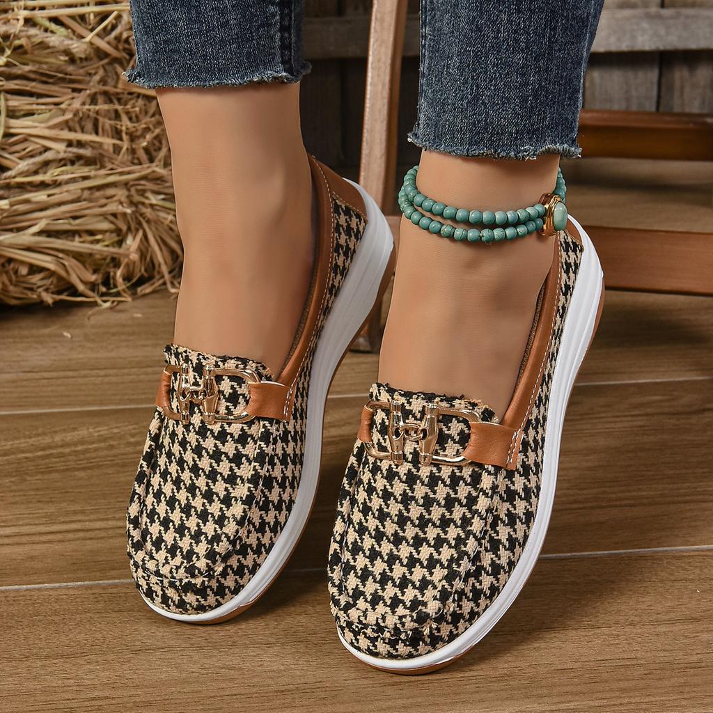 Большой размер 2025 Весна и Осень Новая Повседневная обувь В полоску Металлическая цепочка Обувь с низким верхом Легкая Обувь с круглым носком