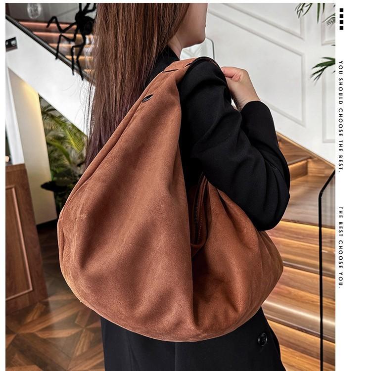 Ielgy Female Bag Fashion Casual Shoulder Underarm Bag Large Capacity Trendy Tote Bag