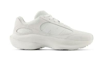 Кроссовки New Balance белая Версия