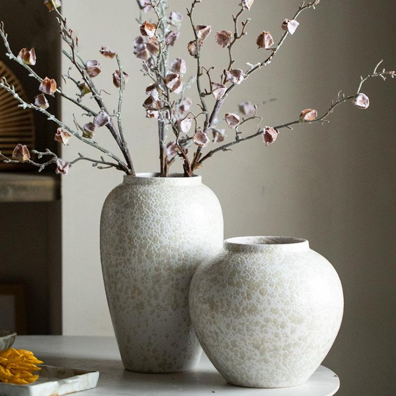 Country Style Ceramic Vase for Tabletop Decoration and Flower Arrangement