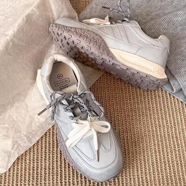 Туфли для папы на маленькой платформе в стиле ретро, женская, новинка 2025 года, весна-осень, легкая, увеличивающая рост, универсальная повседневная спортивная обувь