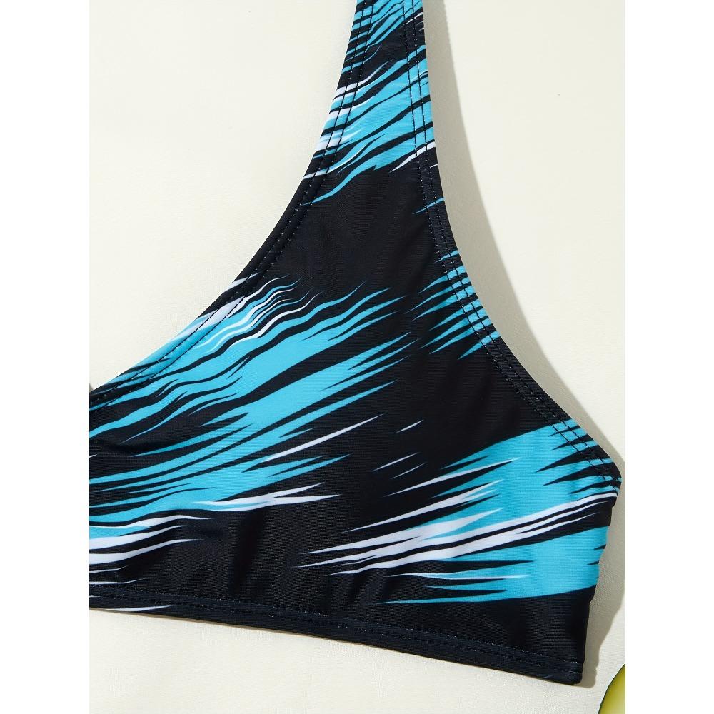 Купальник 2024 года, новый стиль, женский бикини с разрезом на спине и бретелькой на шее, сексуальный, чистое желание, собранный на пляже, купальник для трансграничного использования, комплект из двух частей