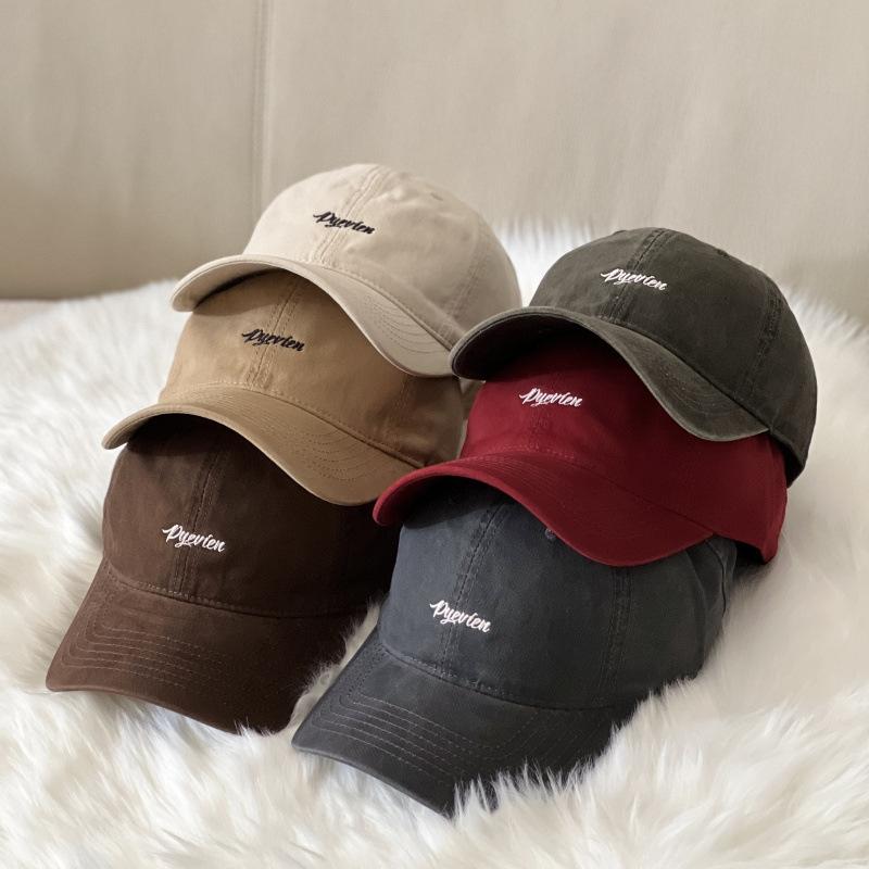 Autumn and winter fashion simple letter embroidery baseball cap for men and women couples shopping versatile cap small visor