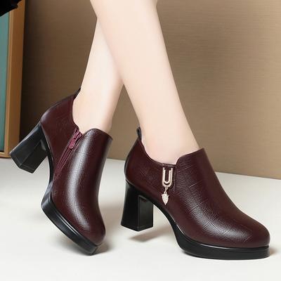 Черные туфли-лодочки на высоком каблуке с глубоким вырезом и мехом 2024 Женские осенне-зимние туфли на толстой платформе для офиса, для модели, для мамы