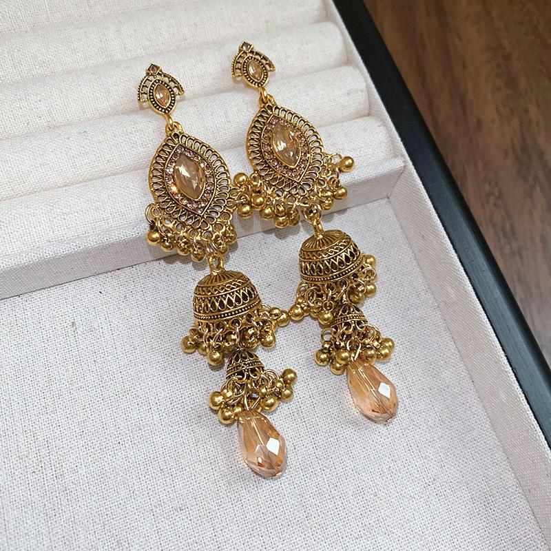 Серьги-кисточки с цветком, инкрустированным бриллиантами 'Серебряная игла' - Элегантные и модные серьги-пусеты высокого класса с уникальным дизайном