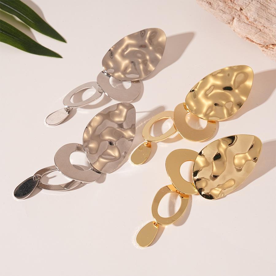 Модные серьги-подвески для женщин