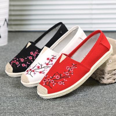 Новые туфли с вышивкой Женские туфли без застежек на плоской подошве Летняя парусиновая повседневная обувь Дышащая легкая прогулочная обувь Трендовая обувь для рыбалки