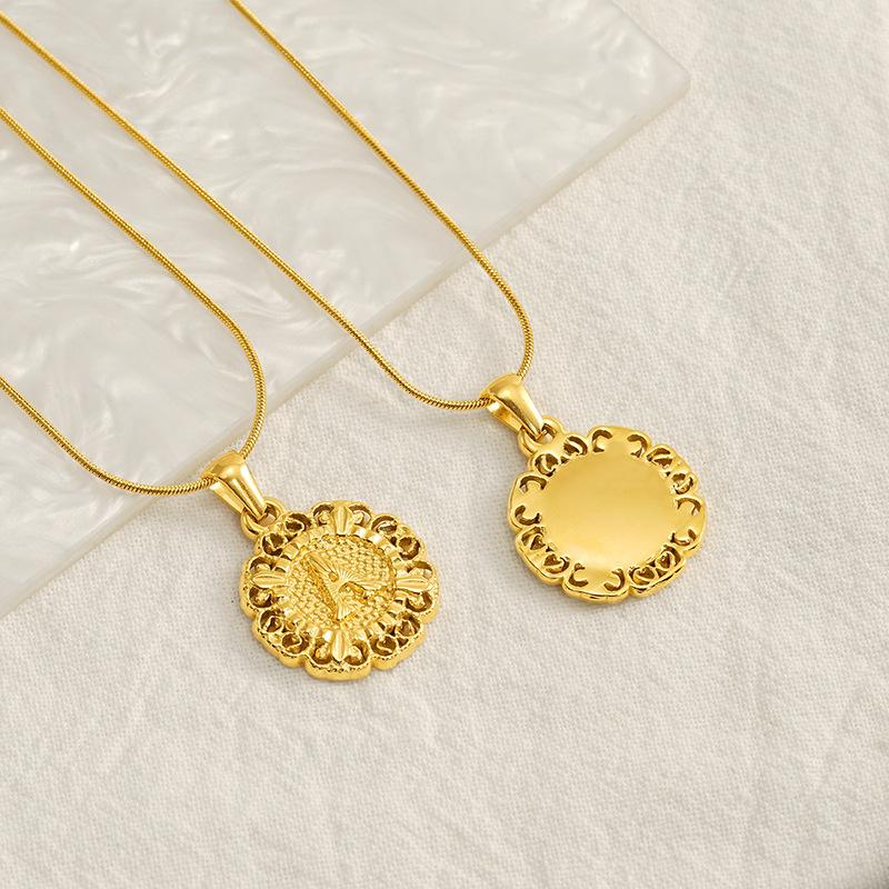 New fashion titanium steel letter pendant, clavicle chain, round embossed design necklace, personalized versatile men and women