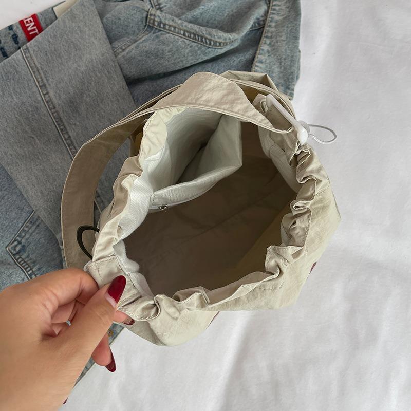 Сумка женская новая нейлоновая на плечо с принтом букв, универсальная повседневная портативная сумка-тоут большой вместимости на подкладке