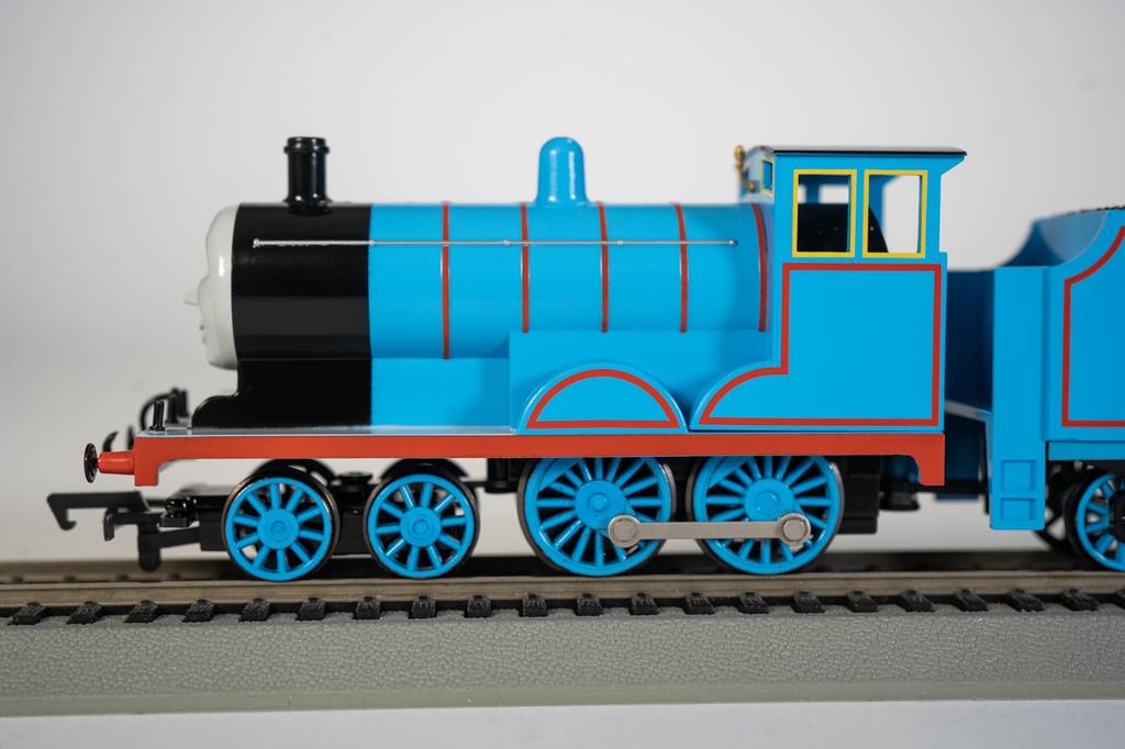 Bachmann HO Gauge Thomas the Tank Engine Edward Railway Model Steam Locomotiv 28-58746