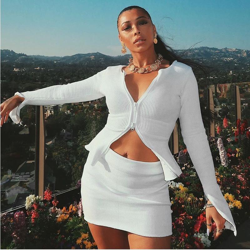 Женская футболка, весенне-осенняя одежда, трикотажные укороченные топы с длинными рукавами в рубчик, дизайнерская футболка на молнии, сексуальные женские тонкие черные, белые топы