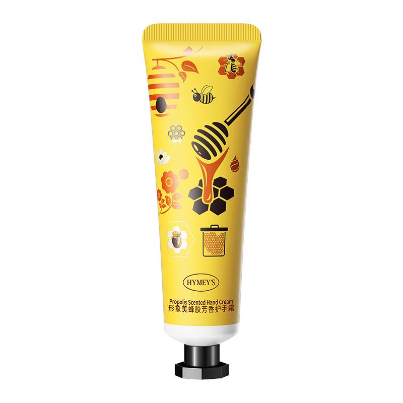 Chrysanthemum Hand Cream: Smooth, Gentle, and Moisturizing Anti-Chapping Skincare.