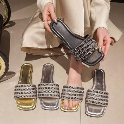 Сказочные сверкающие шлепанцы женские 2024 новые шлепанцы с пряжкой из страз летнее платье с пляжными сандалиями