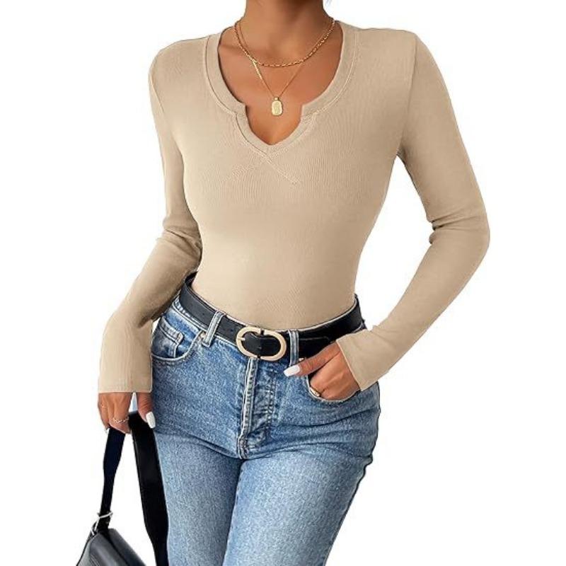 Женская блузка с глубоким U-образным вырезом и длинными рукавами в полоску