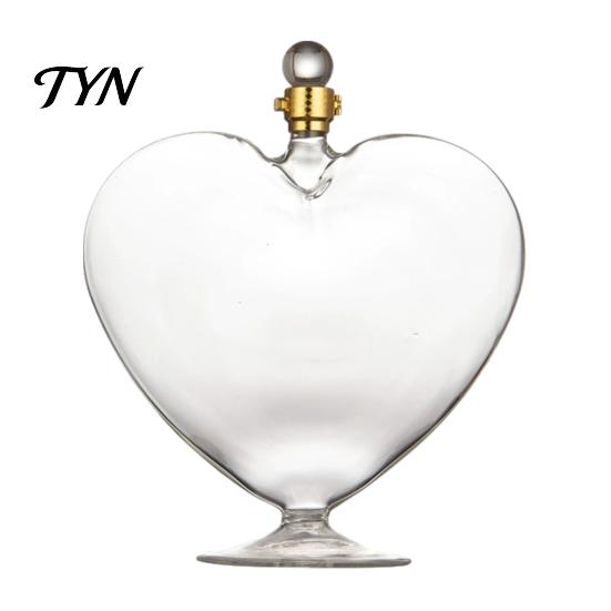 Unique Heart Design Barware Shaped Wine Bottle with Airtight Stopper, Elegant Crystal Texture Liquor Decorative Glass Decanter, 500ml/1000ml
