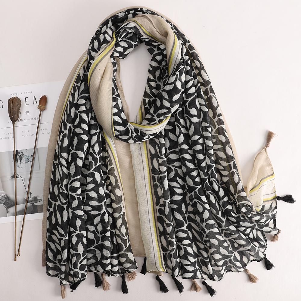 Ethnic Print Beach Travel Scarf Women Tassel Fringed Shawl Seaside Holiday Sunscreen Beach Scarves 180*90Cm