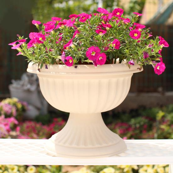 With Drainage Holes Goblet-shaped Ring Resin 23 Cm 1 Pc