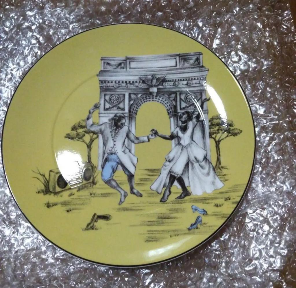 Wedgwood Sheila Bridges Dancing Accent Plate 20cm UNUSED Yellow