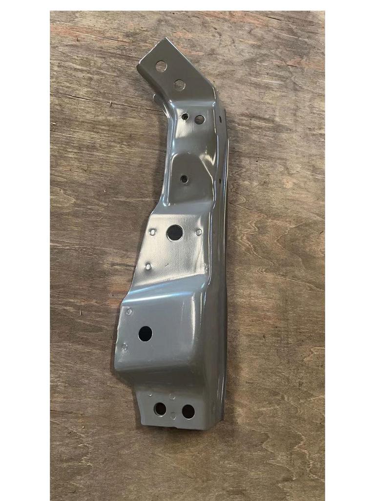 SAIC Maxus G10 Thickened Iron Headlight Frame Upper Crossbeam