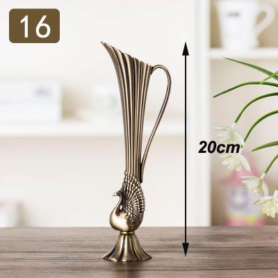 European Retro Peacock Vase Small Metal Alloy Gold Bronze Crafts Table Modern Home Decoration Flower Bottle Jug