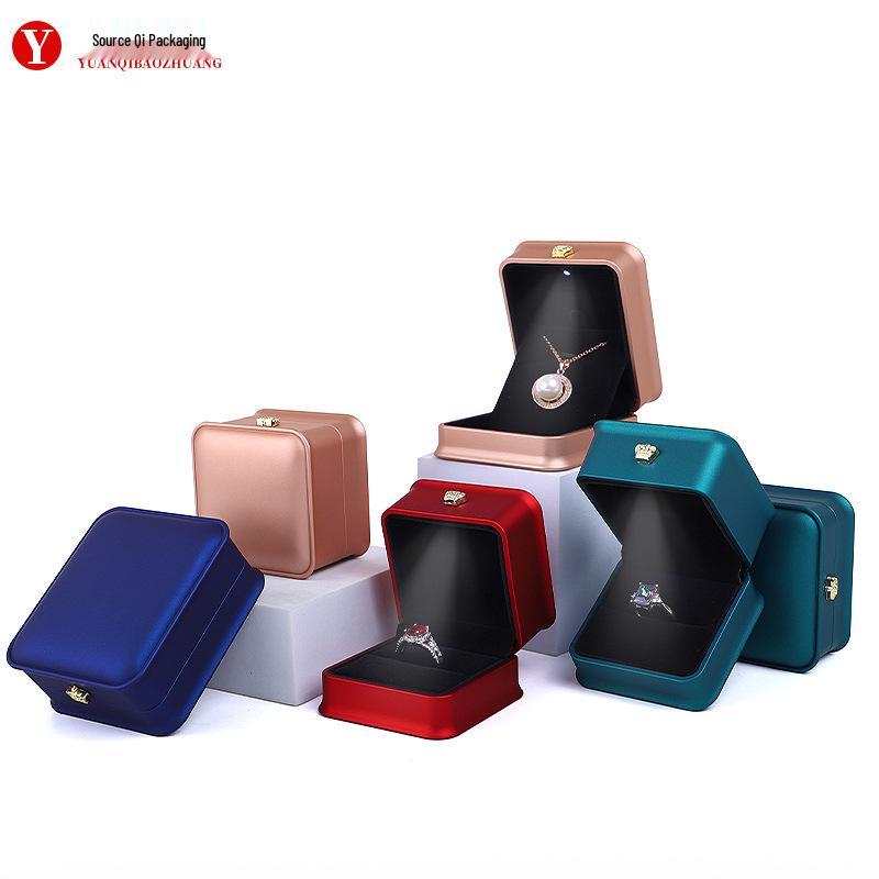 Коробка для хранения ювелирных изделий Crown LED для колец, подвесок и ожерелий