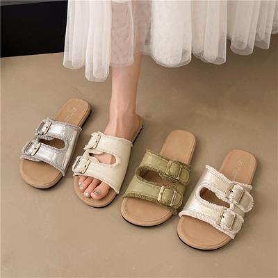 Модные шлепанцы на плоской подошве женская верхняя одежда 2025 лето новые повседневные с пряжкой пляжные крутые шлепанцы