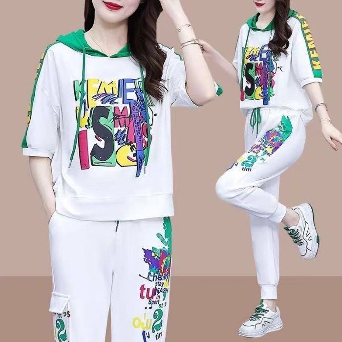 Женский летний спортивный костюм с капюшоном 2025: Стильный свободный костюм-двойка с модным принтом.