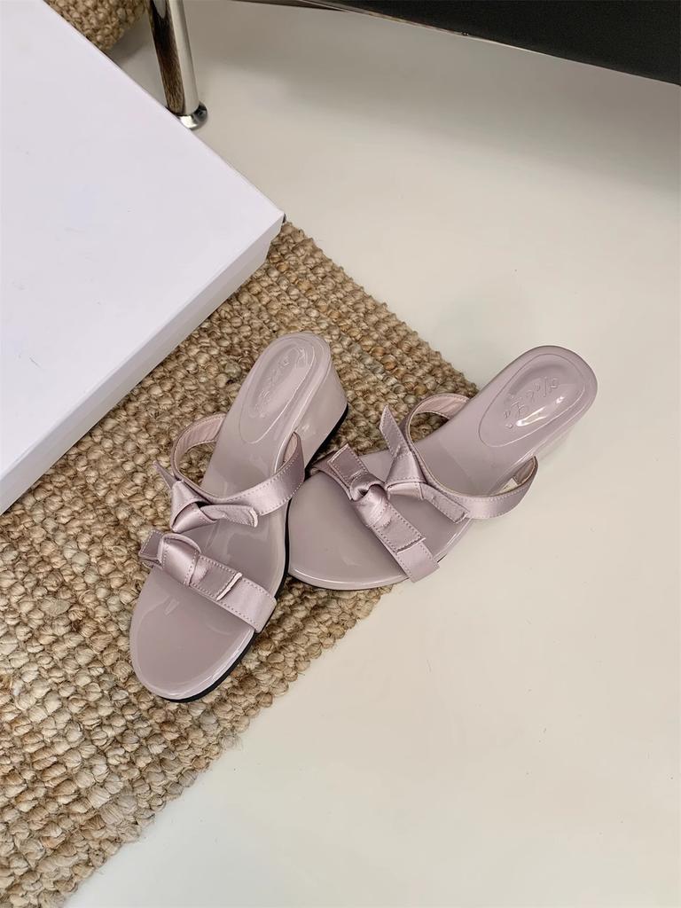 Fashion Square Heel Slippers Casual Rubber Flip Flops Shoes Woman 2025 Shale Female Beach Pantofle Block Luxury Soft Hawaiian Sabot New