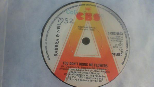 7-дюймовая пластинка BARBRA STREISAND & NEIL DIAMOND - You Don't Bring Me Flowers SCBS6803PROMO CBS 1978 UK Рок Б/У