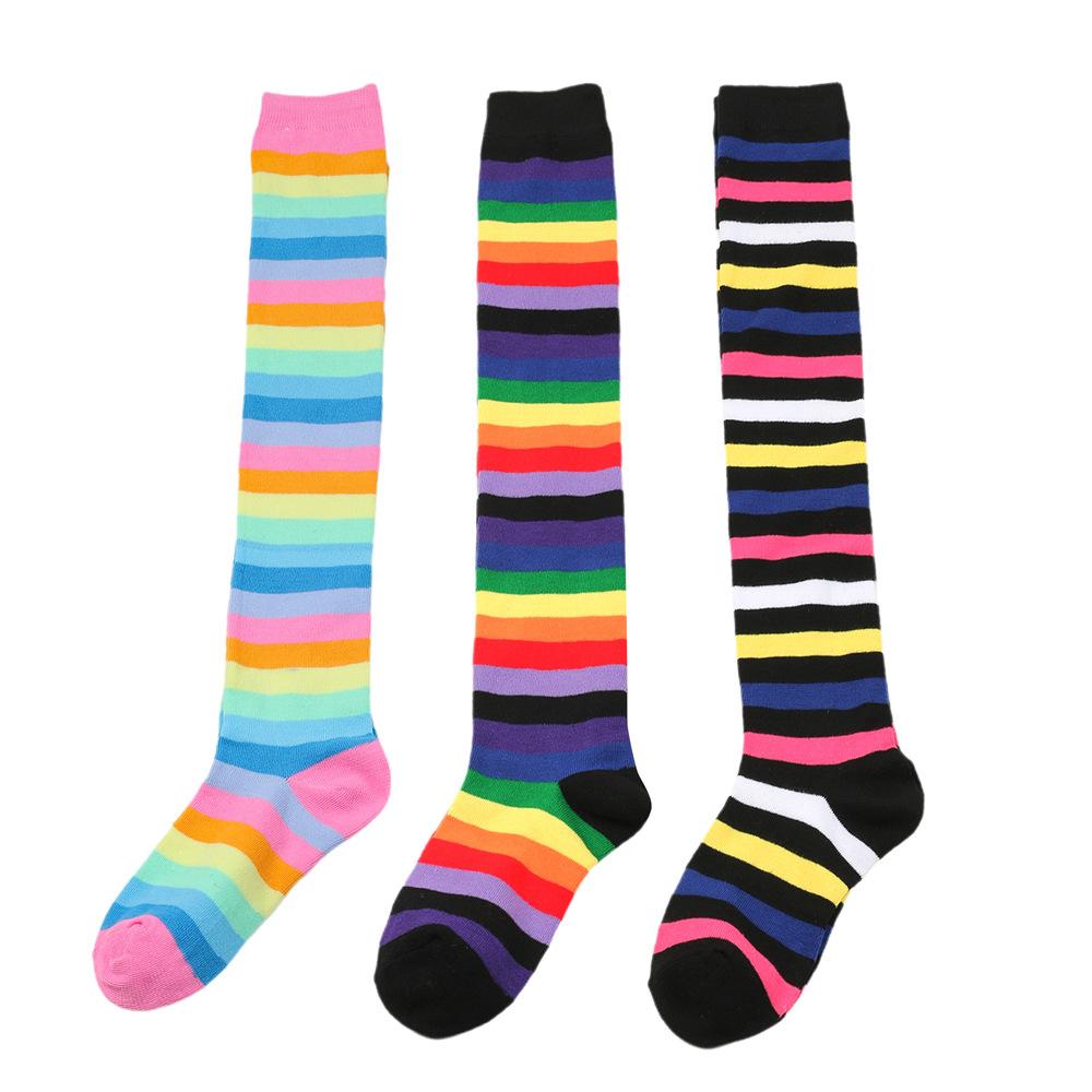 Радужные полосатые длинные гольфы выше колена женские фестивальные костюмные аксессуары для выступлений танцев красочные полосатые носки оптом