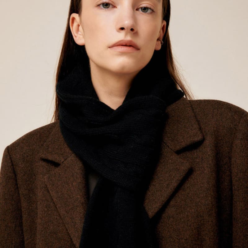 Saint Luxure Cable Loop Muffler Black