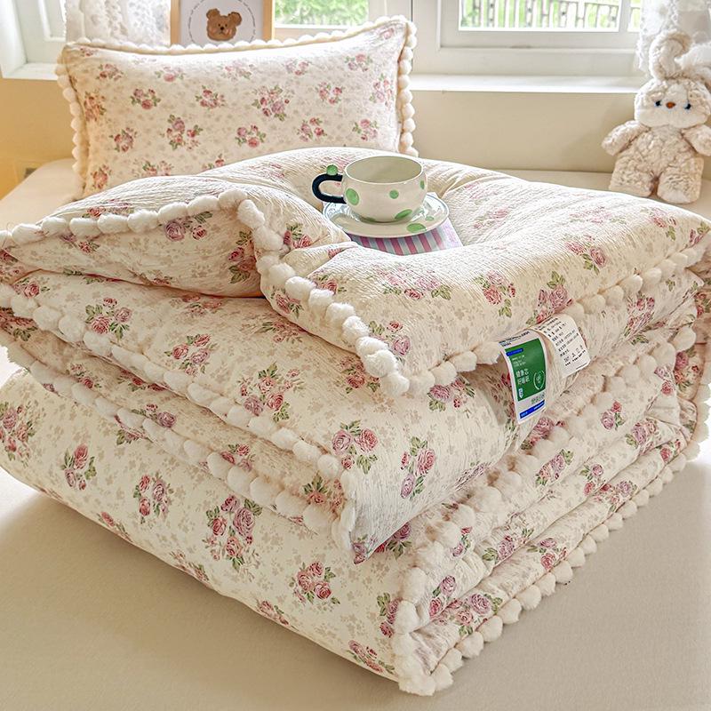 Утолщенное зимнее кружевное одеяло с помпонами – Теплый хлопок для односпального/двуспального общежития, Весна/Осень