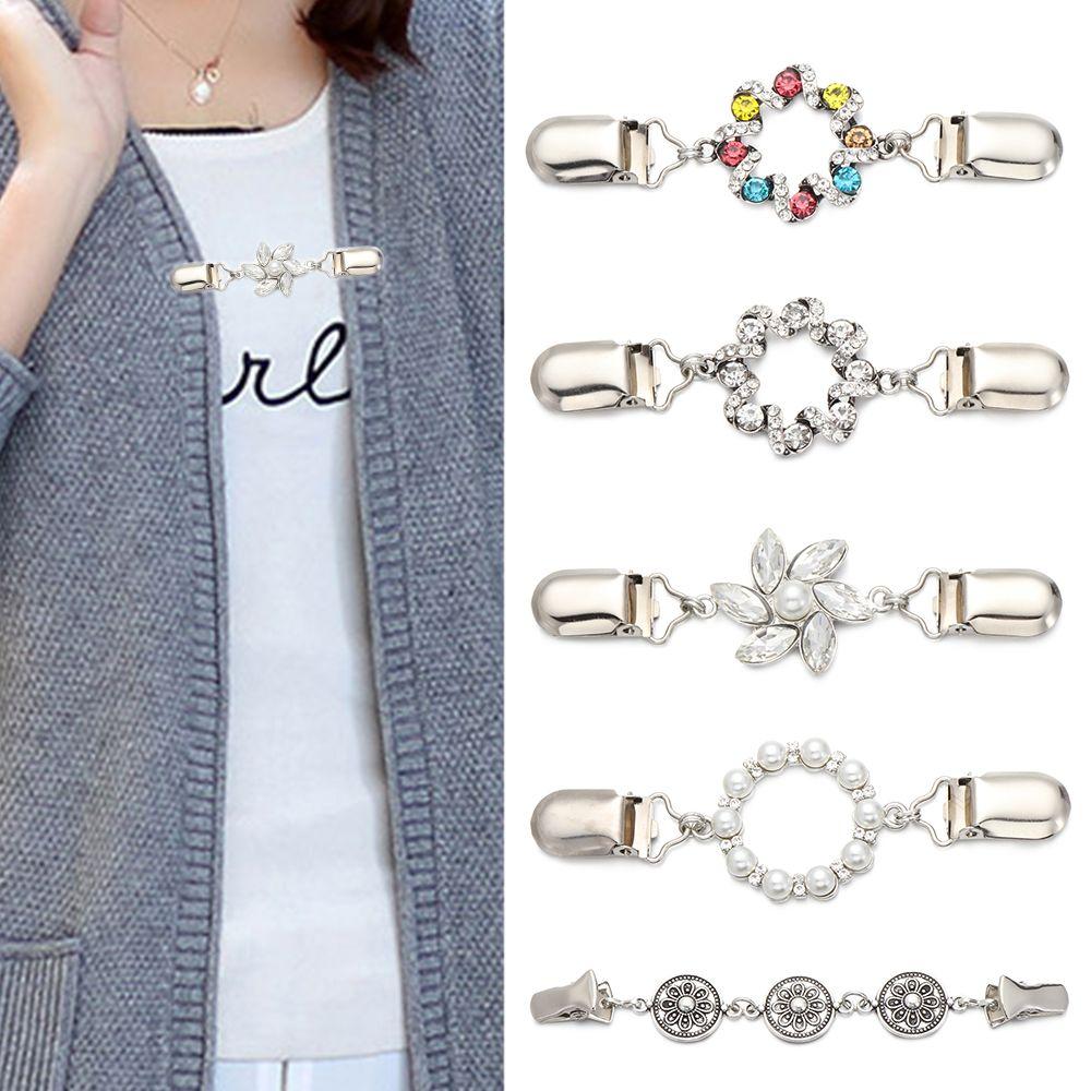 Fashion Gift Charm Shiny Rhinestone Blouse Collar Pin Brooches Women Shawl Clip Cardigan Duck Clip