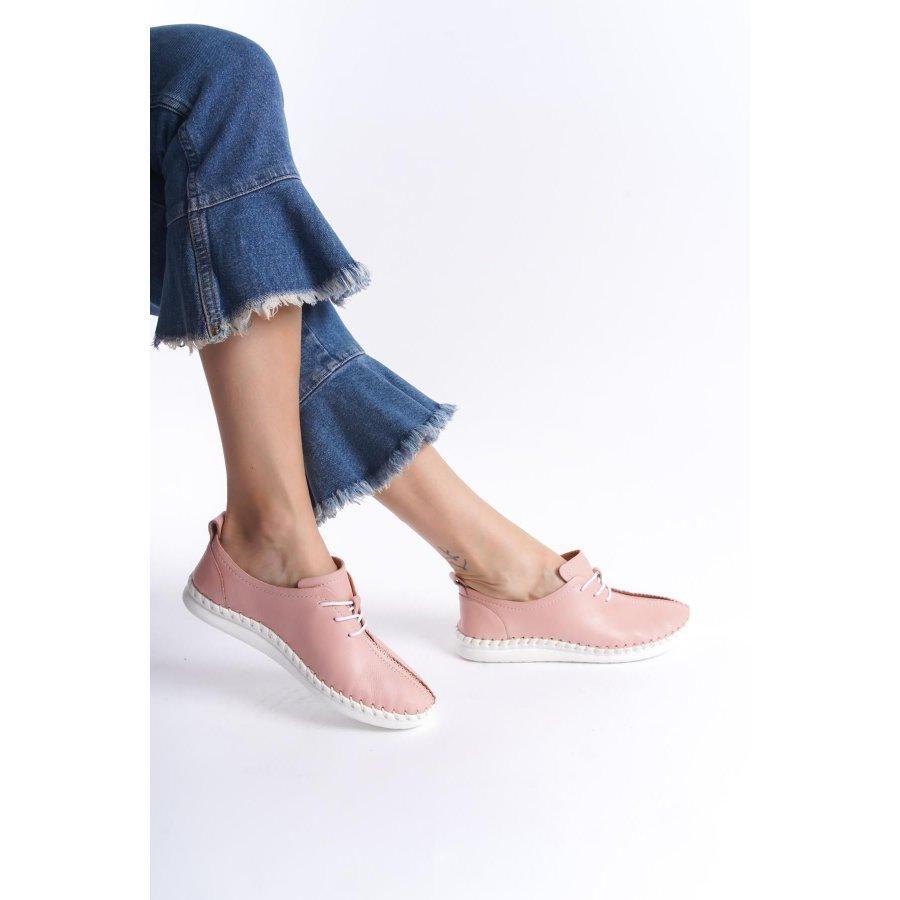 Женские повседневные туфли из натуральной кожи с круглым носком и шнуровкой на плоской подошве