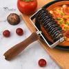 Роликовый резак для теста для пиццы из нержавеющей стали с деревянной ручкой, устройство для создания узоров-сеток для бисквитов, пирогов, тортов