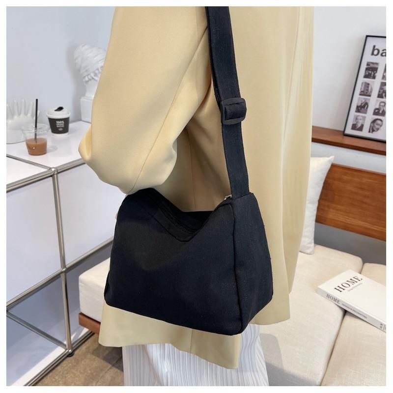 Small Women Shoulder Bag 2024 Spring New Women's Fashion Simple Commuter Messenger Tote Bag Ladies Casual Travel Crossbody Bag CLE
